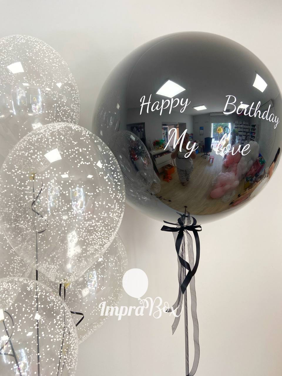 Zestaw_balonow_z_konfetti_i_szklany_balon_z_napisem_personalizowanym